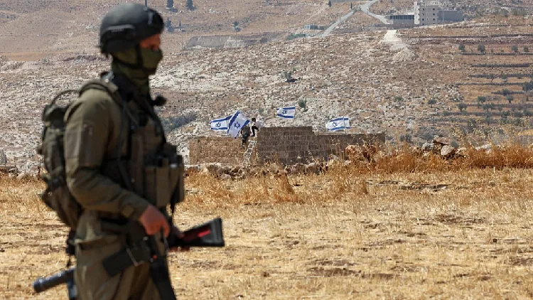 Hamas delegation holds talks over Israel's compliance with roadmap