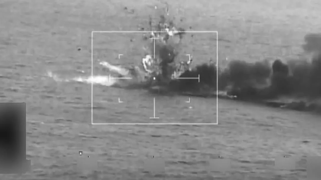 Kamera filmt Zugriff - US-Truppen stürmen und zerstören Drogen-Boot