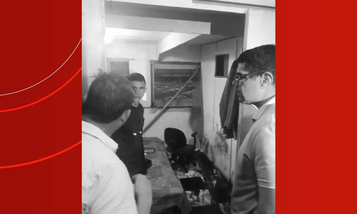 Chacina em Manaus: suspeito volta ao local do crime e revela detalhes sobre como atacou vítimas dentro de casa; VÍDEO