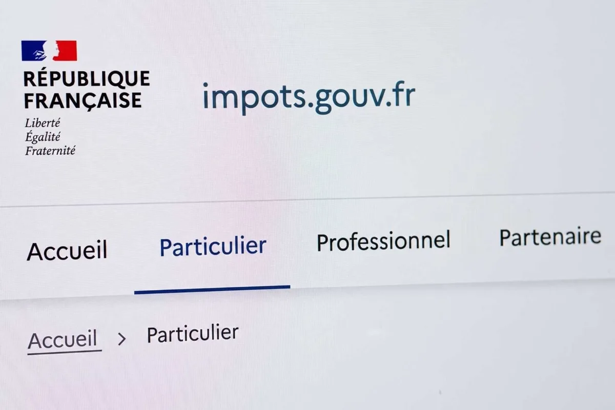Hack des impôts et « corruption » : une association dépose plainte et évoque « d’éventuelles complicités »