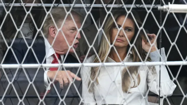 Após 32 dias (e muitos rumores), Melania Trump volta a surgir em público