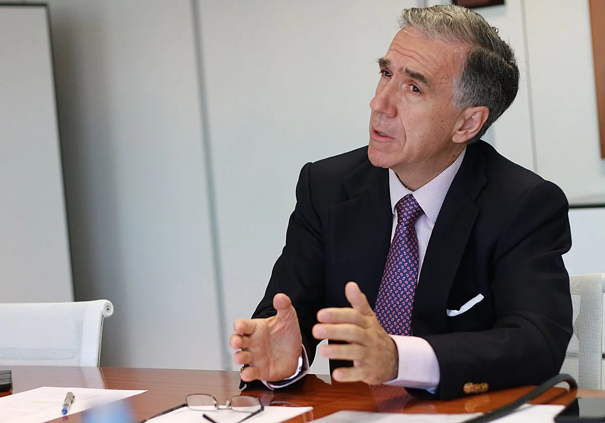 La Justicia absuelve a Urquijo de responsabilidad en la quiebra de Abengoa