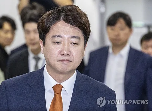이준석 사퇴에 갈 길 잃은 개혁신당…재건 일정 불투명(종합)