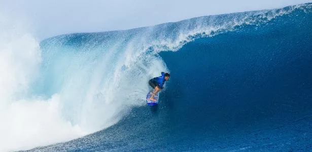 Gabriel Medina perde final em Fiji mesmo com nota 10 em tubo impressionante
