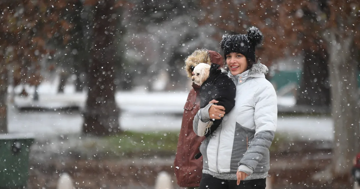 Hay alerta amarilla en Cuyo por nieve y lluvias, pero en el norte del país esperan temperaturas de hasta 30°