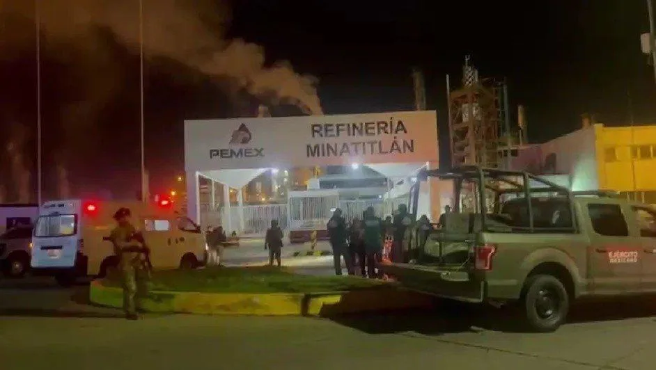 Ataque armado en refinería de Pemex en Minatitlán, Veracruz, deja un muerto y un herido