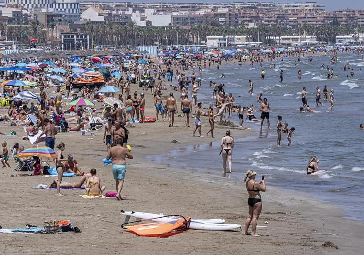 La temperatura del Mediterráneo aumenta dos grados este verano por el cambio climático