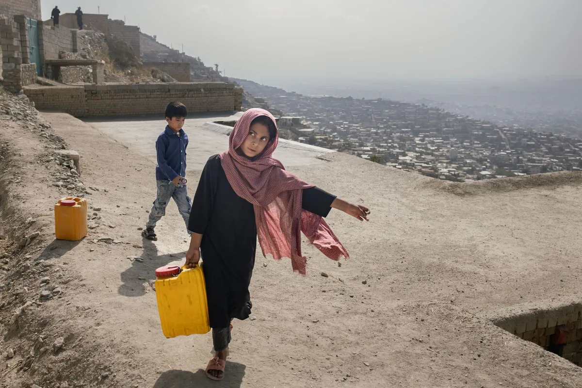 « Naître fille en 2026 ne devrait pas être une fatalité »
