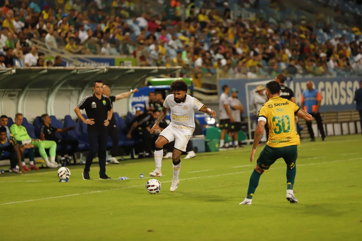 Cuiabá põe invencibilidade à prova contra Criciúma na Série B