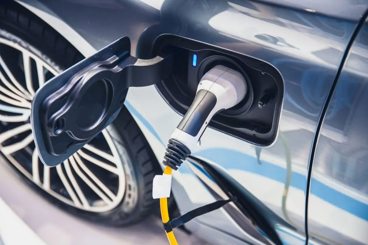México tiene reto con redes eléctricas automotrices: Especialista Alfredo Del Mazo Maza analiza relevancia