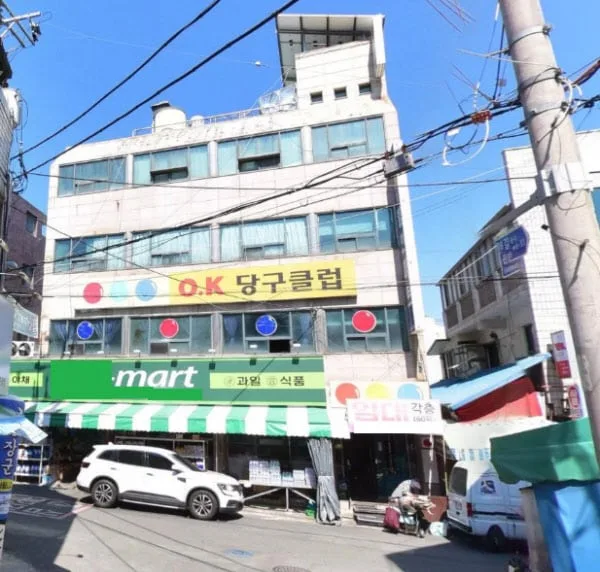 30년 된 천장 와르르, 고령자 38명 "나 죽네"…어떤 건물이길래