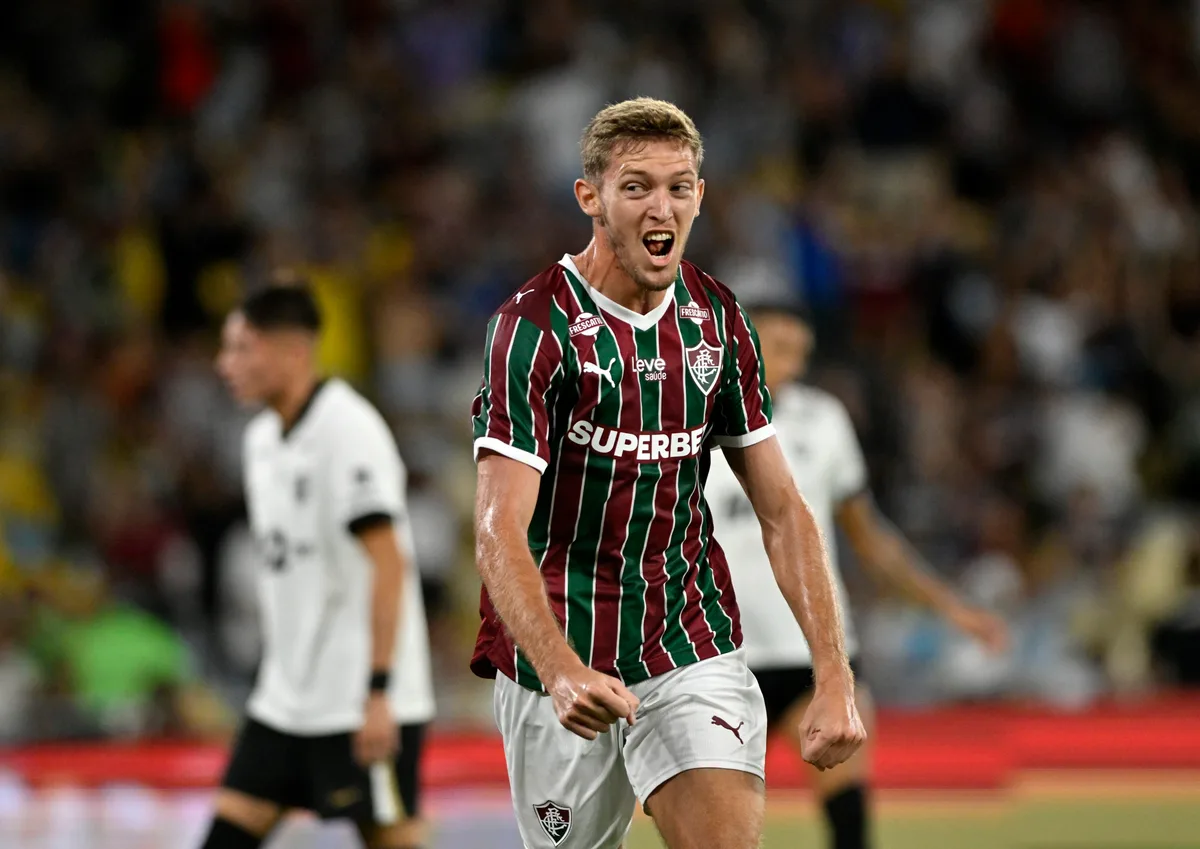 Castillo ganha primeira chance com Marcão e tenta conquistar espaço no Fluminense