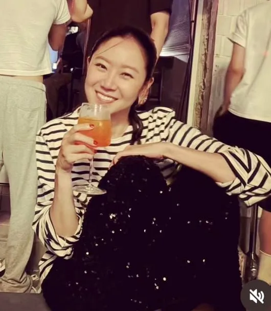 공효진, '유부녀 킬러' 흥행 이미 예측했나···이틀 전 게시물에 "축하"