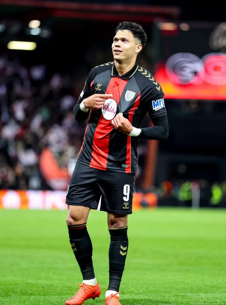 Evanilson brilha em noite histórica do Bournemouth na Liga Europa