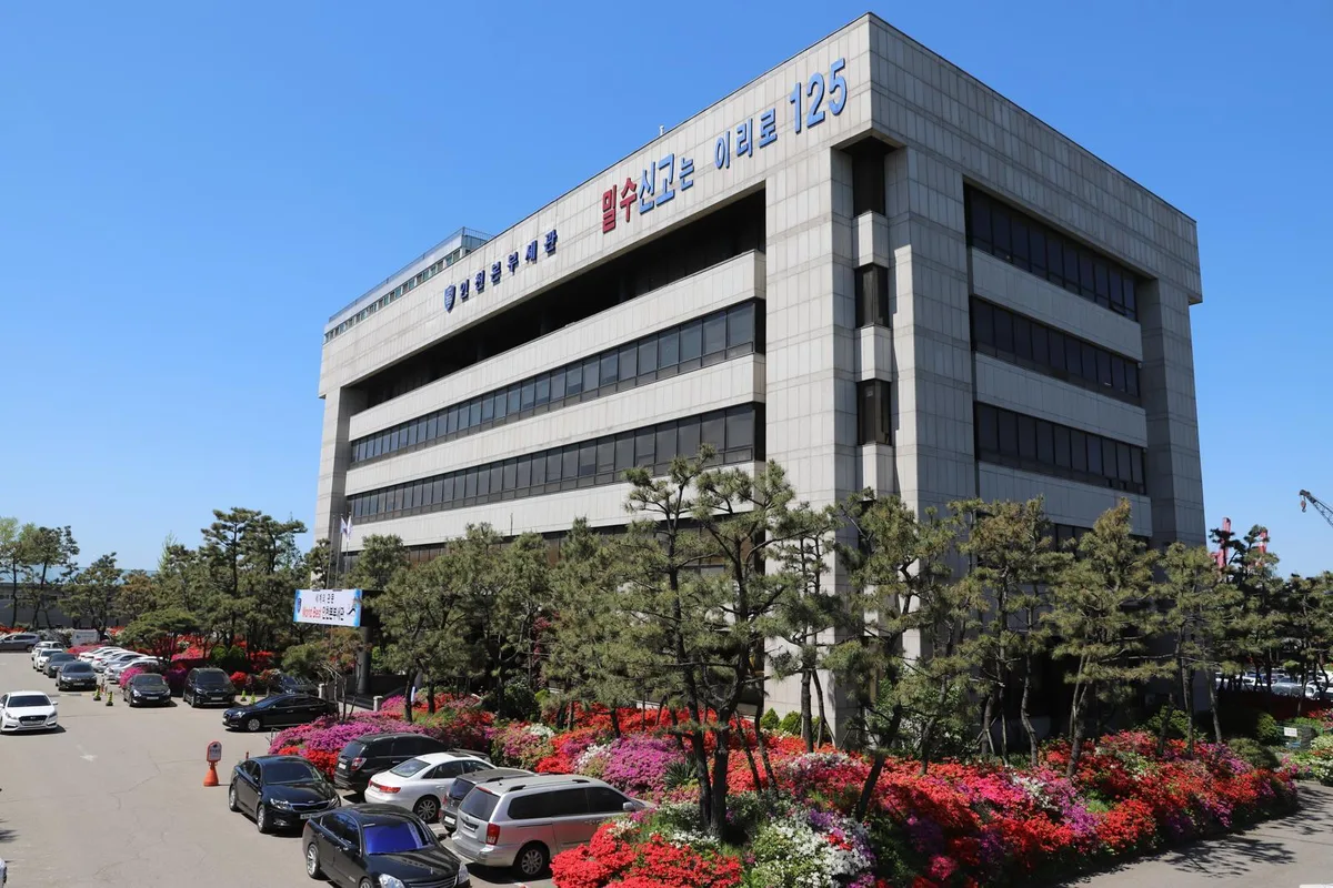 ‘백꾸’ 열풍에 짝퉁 키링·인형 급증…세관 압수품 78% 차지
