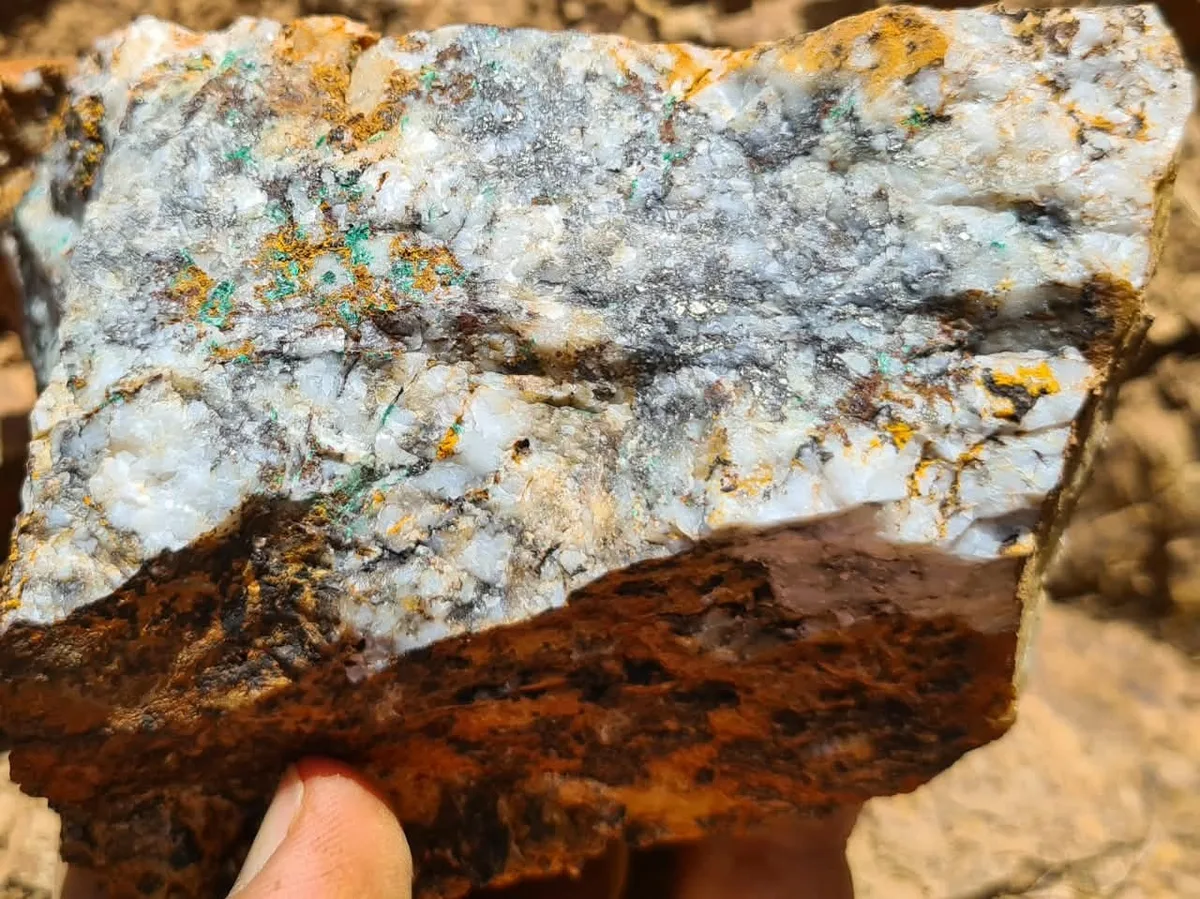 Morocco Strategic Minerals Reports New Gold Mineralization North of Aït Zekri and Announces Stock Option Grants