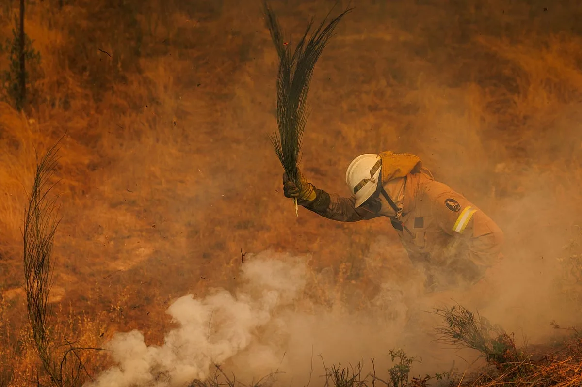 Incêndios de Arganil e Vila Nova de Poiares juntaram-se e colocaram em perigo aldeia de Sabouga