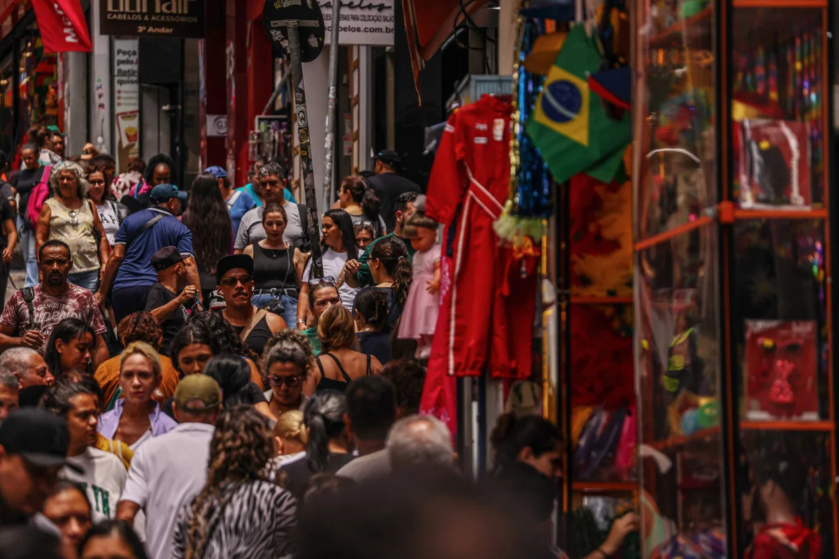 Mercado de trabalho não indica recessão a caminho no Brasil apesar de perda de força, diz estudo