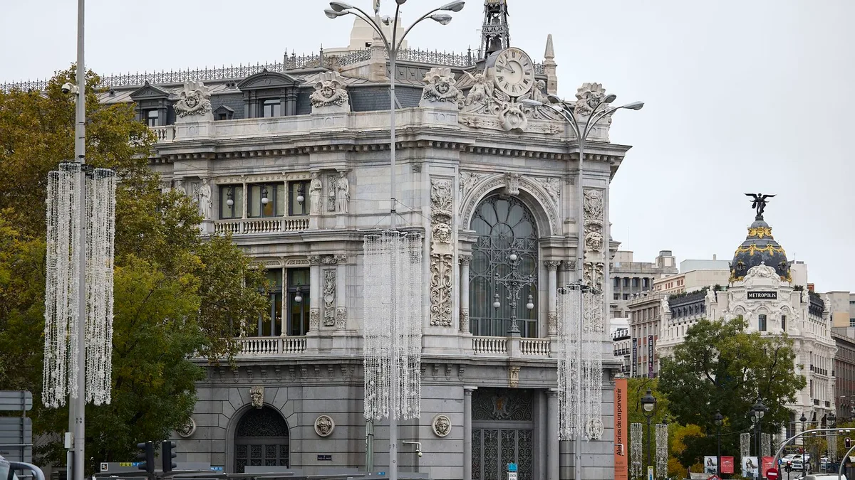 Los tres grandes bancos de España afinan sus estrategias de banca privada en busca de 'ultrarricos'