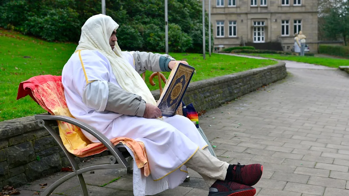 Aus Angst vor Gewalt - Koran-Vorleser kassiert bedingungslos Stütz