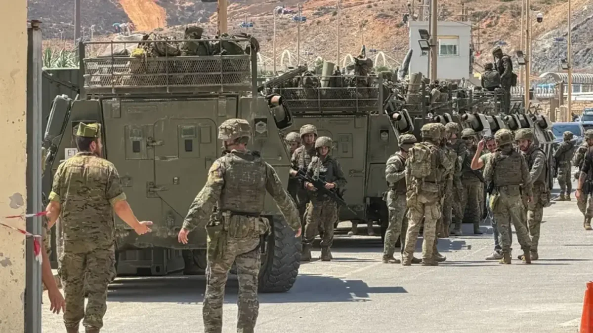 El polvorín de Ceuta se inflama: los militares piden al Gobierno poder hacer uso de la fuerza y la Guardia Civil exige "mano dura"