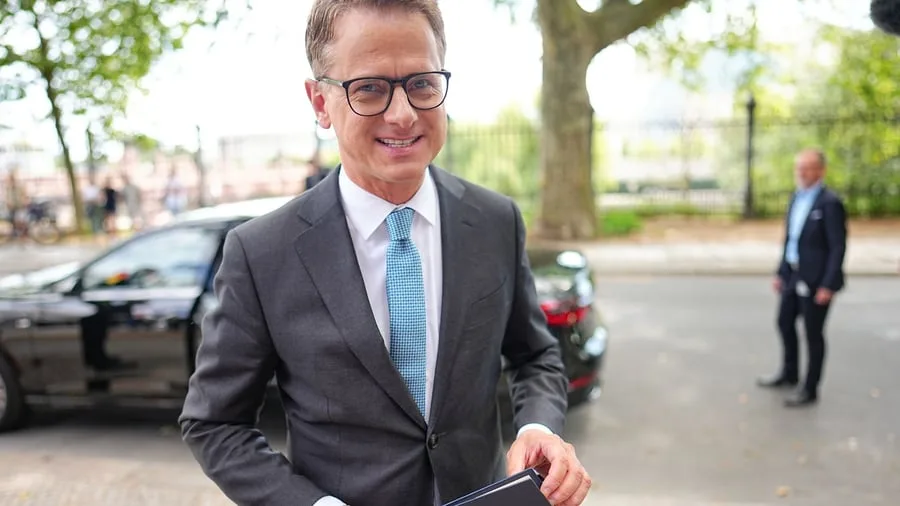 Rente: Linnemann will Rentenansprüche für Pflegende sichern