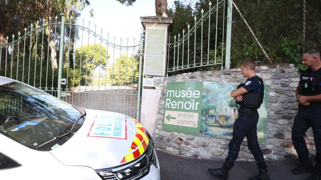 France : les deux tableaux de Renoir retrouvés un mois après leur vol sur la Côte d'Azur