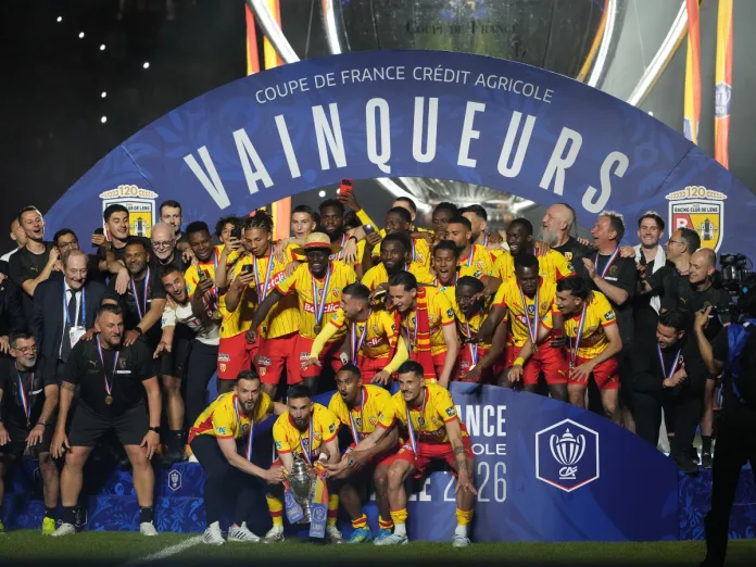 El Lens no se intimidó ante el bicampeón PSG
