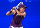 Iga vence a 150ª em WTA 1000 e vai às quartas de final em Wuhan