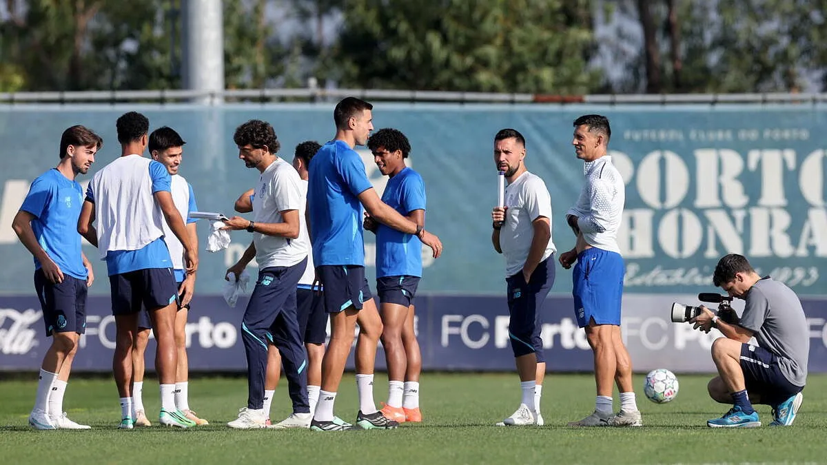 Duas baixas no FC Porto no regresso a pensar na Champions