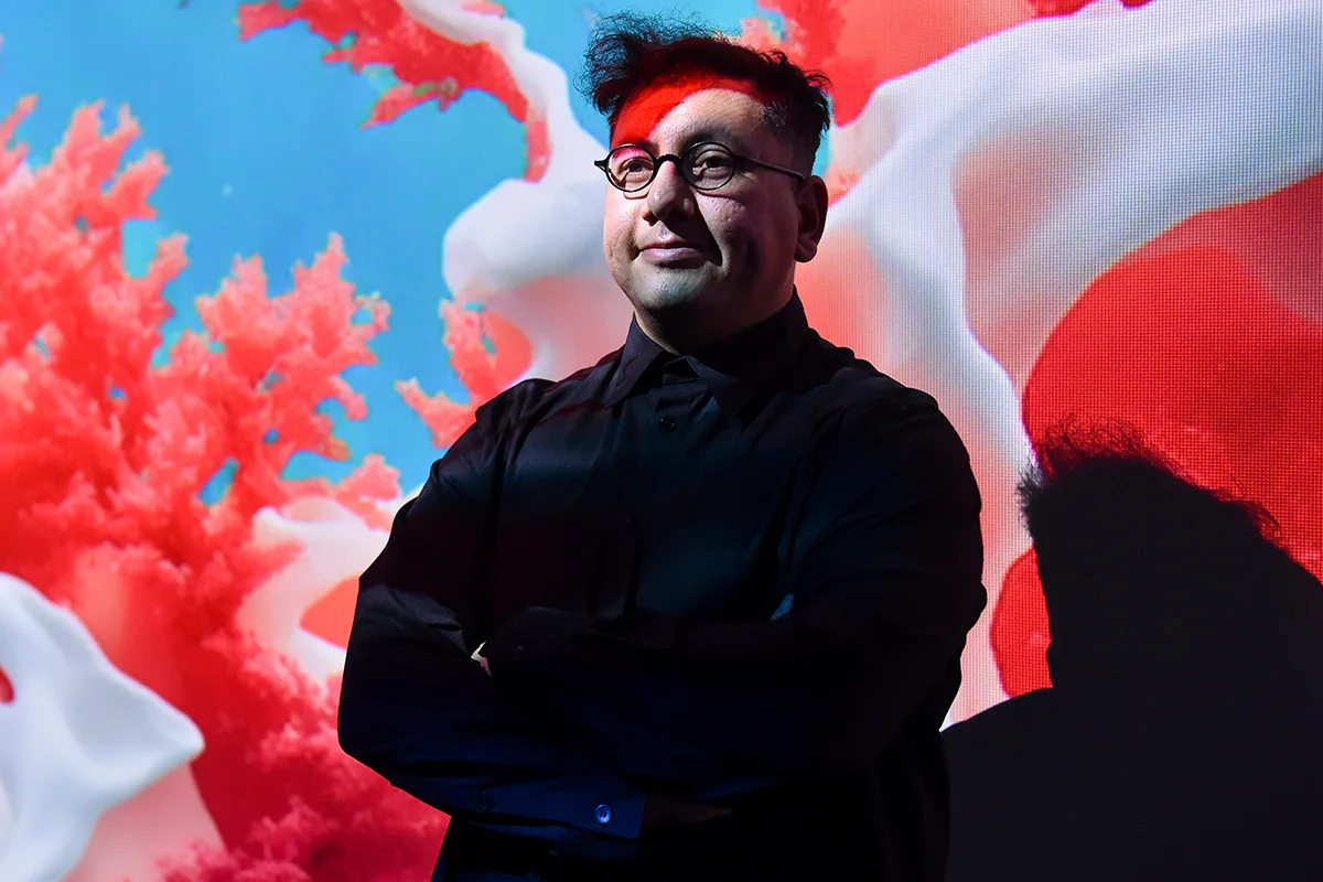 En el museo interactivo de Refik Anadol, el gran artista de la IA: "Lo nuestro no son simples proyecciones sobre pantallas, nos tomamos esto muy en serio"