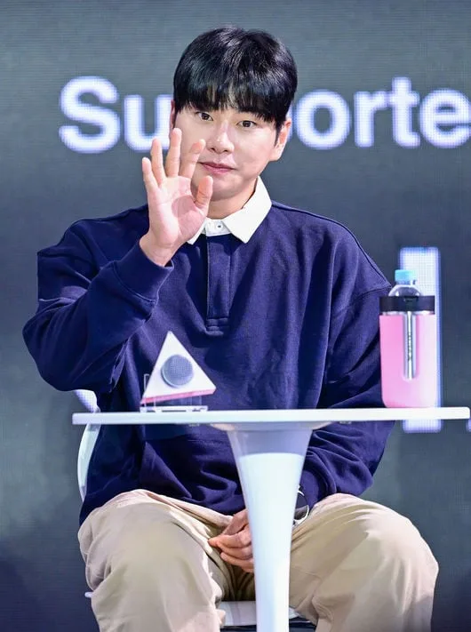 이이경, ‘부국제’로 은근슬쩍 복귀…사생활 논란→탈세 의혹 후 환한 미소[Oh!쎈 이슈]