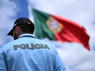 Un automobiliste ivre blesse douze personnes dans une rue touristique au sud du Portugal