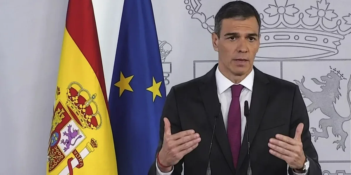 Manifestações por Ceuta juntam centenas de milhares de pessoas e deixam Governo de Sánchez mais isolado