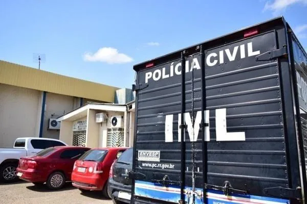 Auxiliar de serviços gerais morre após colidir motocicleta com caminhonete na BR-174