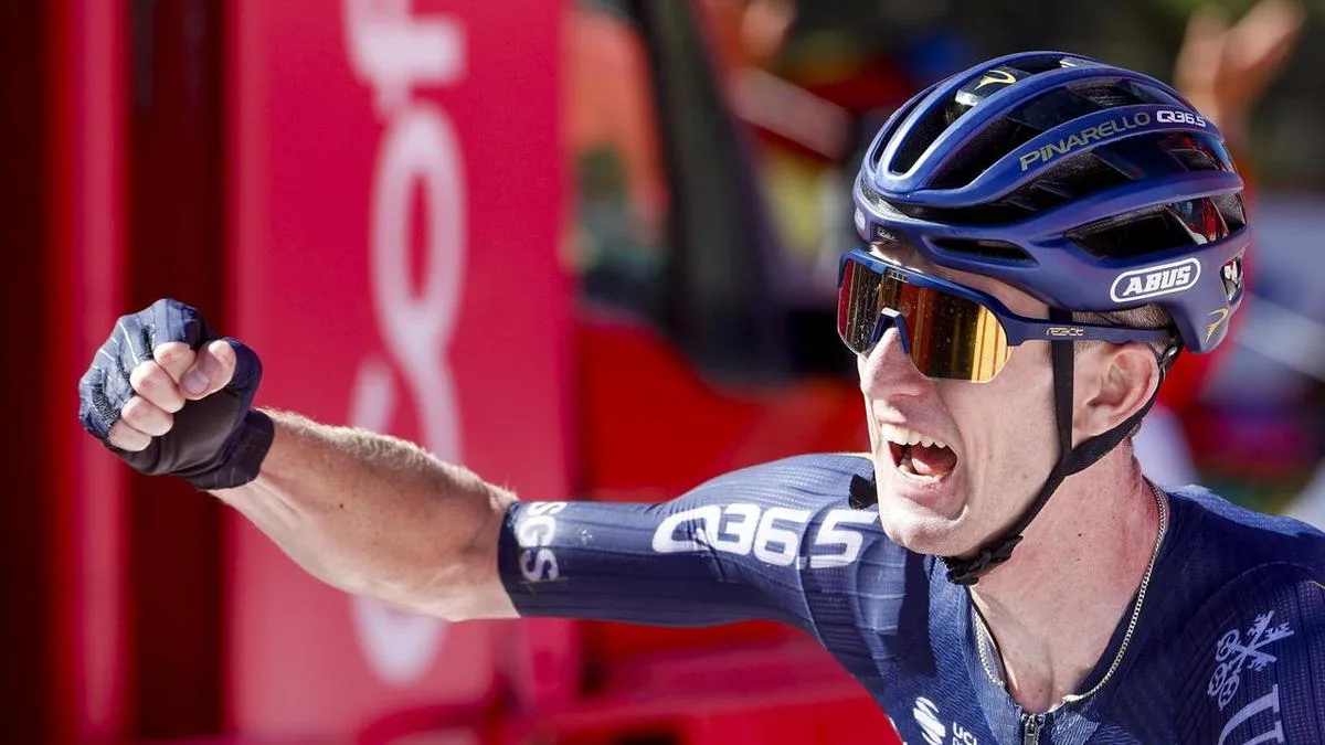 Mas eyeing Vuelta triumph as Irishman takes stage win