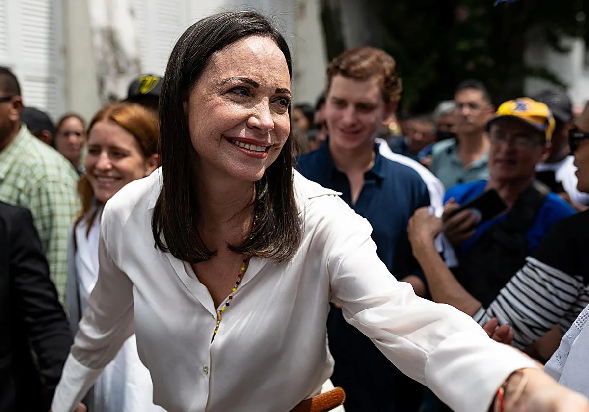 La confianza en Trump se desploma en Venezuela mientras sube la de María Corina Machado