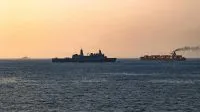 Petroleiros atingem minas e ficam paralisados em Ormuz, diz Guarda