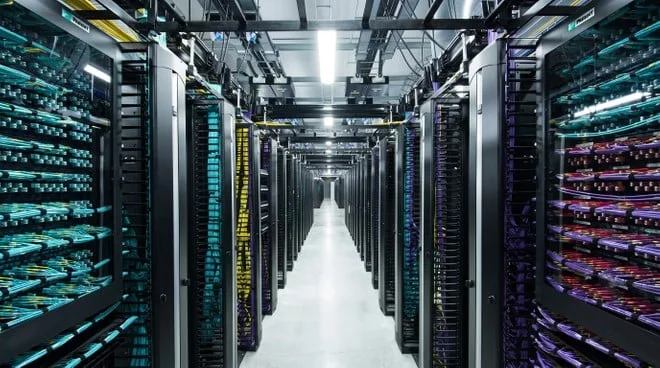 Meta testa robôs em data centers e pode substituir até 80% de funcionários humanos