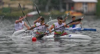 Mundiais de canoagem. K2 500 vice-campeão do Mundo firme rumo às semi-finais