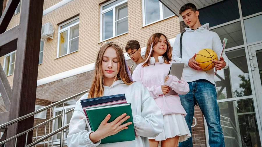 Geld. Leben. Looman: Kinder werden so schnell groß – und dann erst richtig teuer!