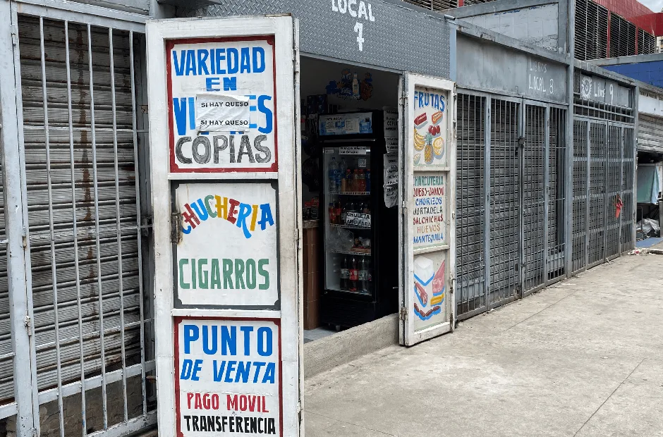 Alza de comisiones del BCV no perdona el bolsillo de comerciantes y usuarios