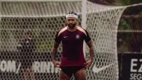 Com transfer ban e sem Memphis, Pedro Raul ganha espaço no Corinthians