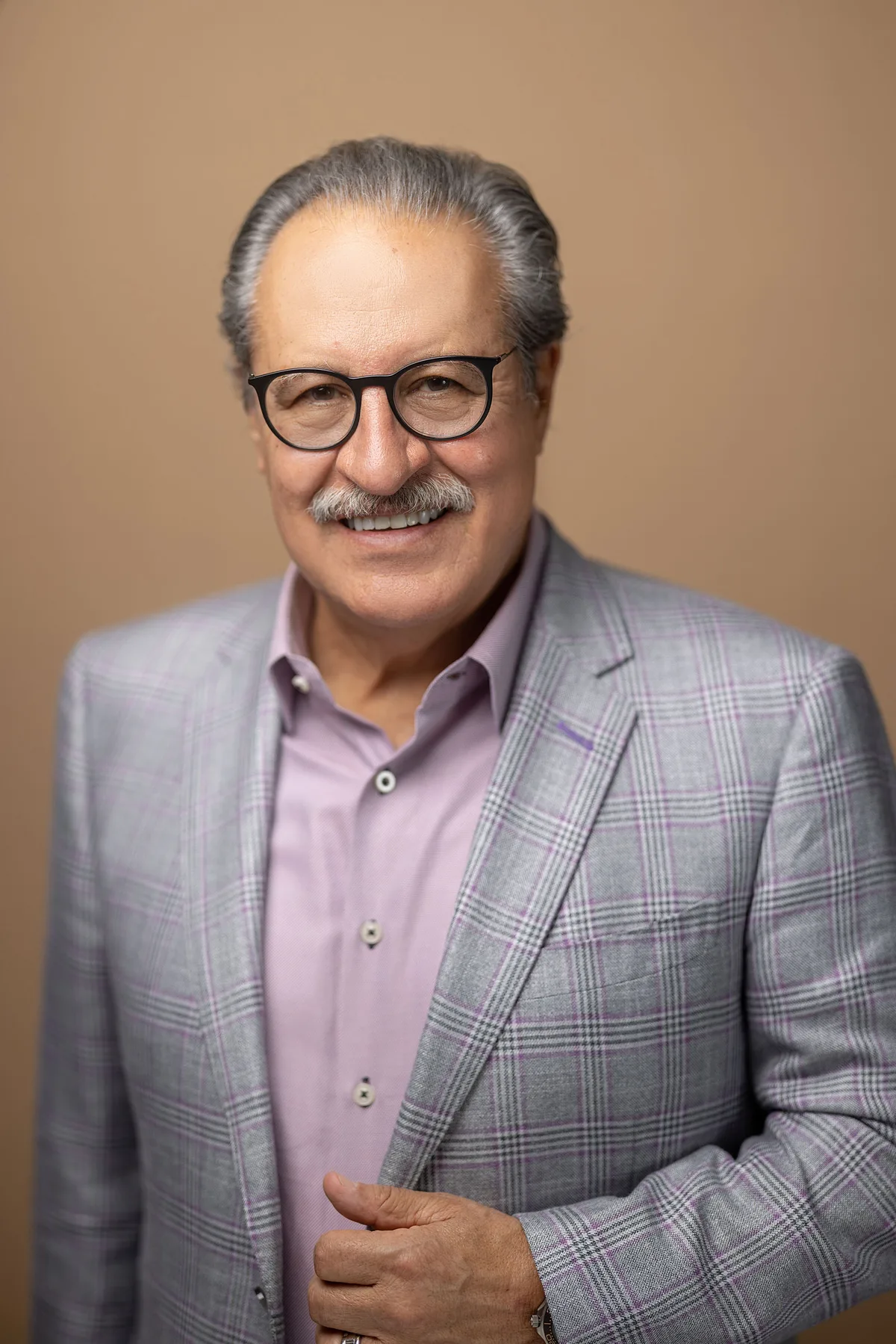 How Cástulo de la Rocha Built an Affordable Health Care Empire