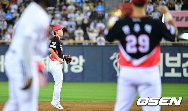 [사진]좋은 수비로 실점 막아낸 KIA 유격수 박민