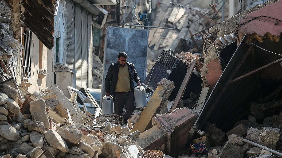 Primo de Bashar al-Assad condenado à morte por crimes de guerra na Síria