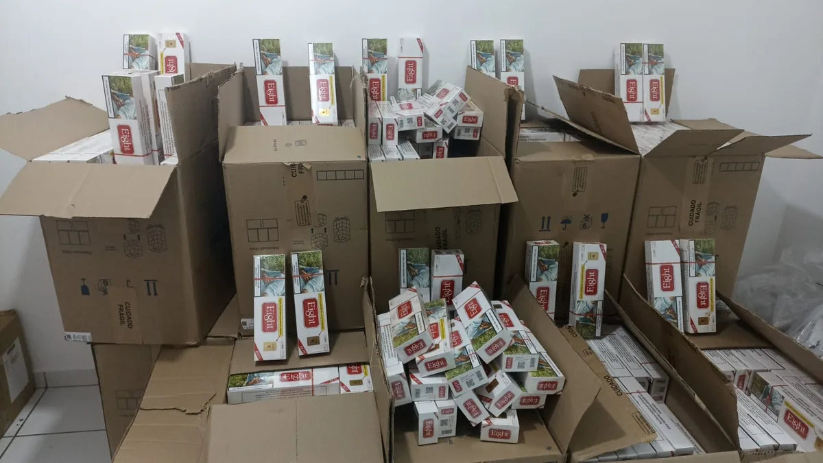 280 mil cigarros são apreendidos em transportadora por suspeita de contrabando no interior de SP