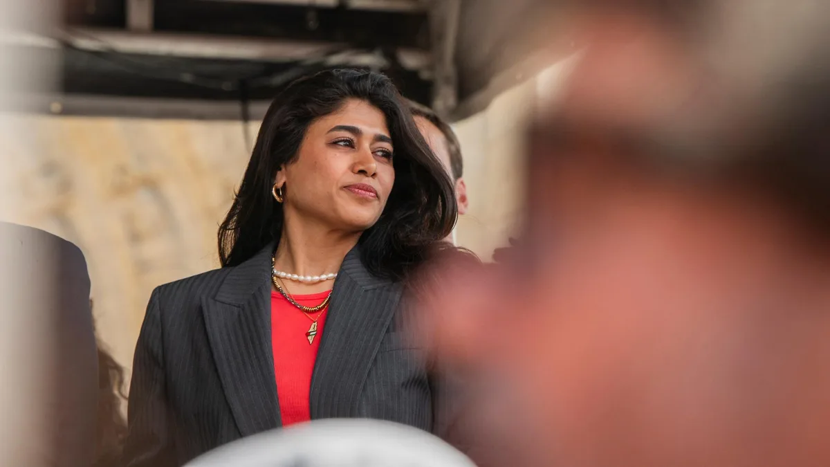 Ce qui est reproché à Rima Hassan, jugée pour apologie du terrorisme à partir de ce lundi