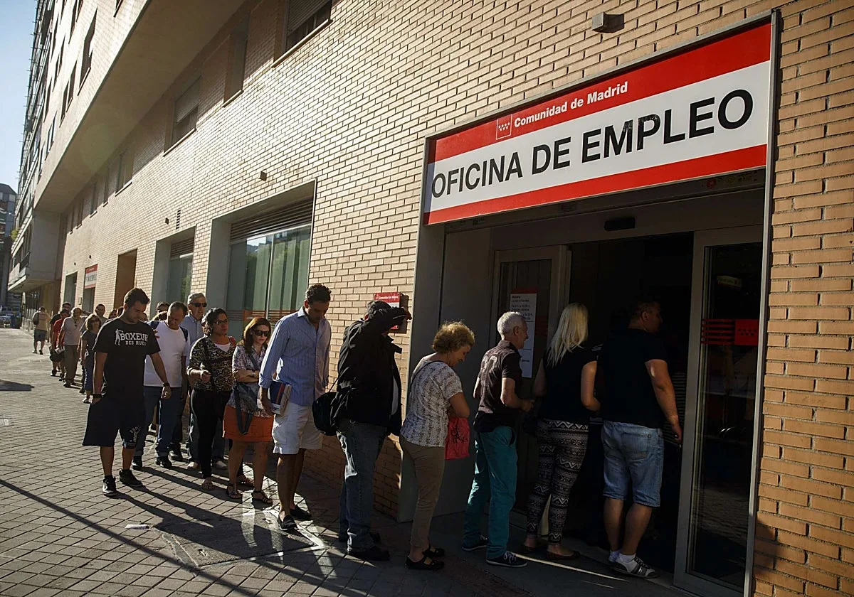 España pierde 162.840 empleos en agosto por los vaivenes en los contratos de la educación