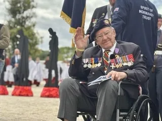 Débarquement en Normandie : le vétéran britannique Ken Hay est mort à l’âge de 101 ans